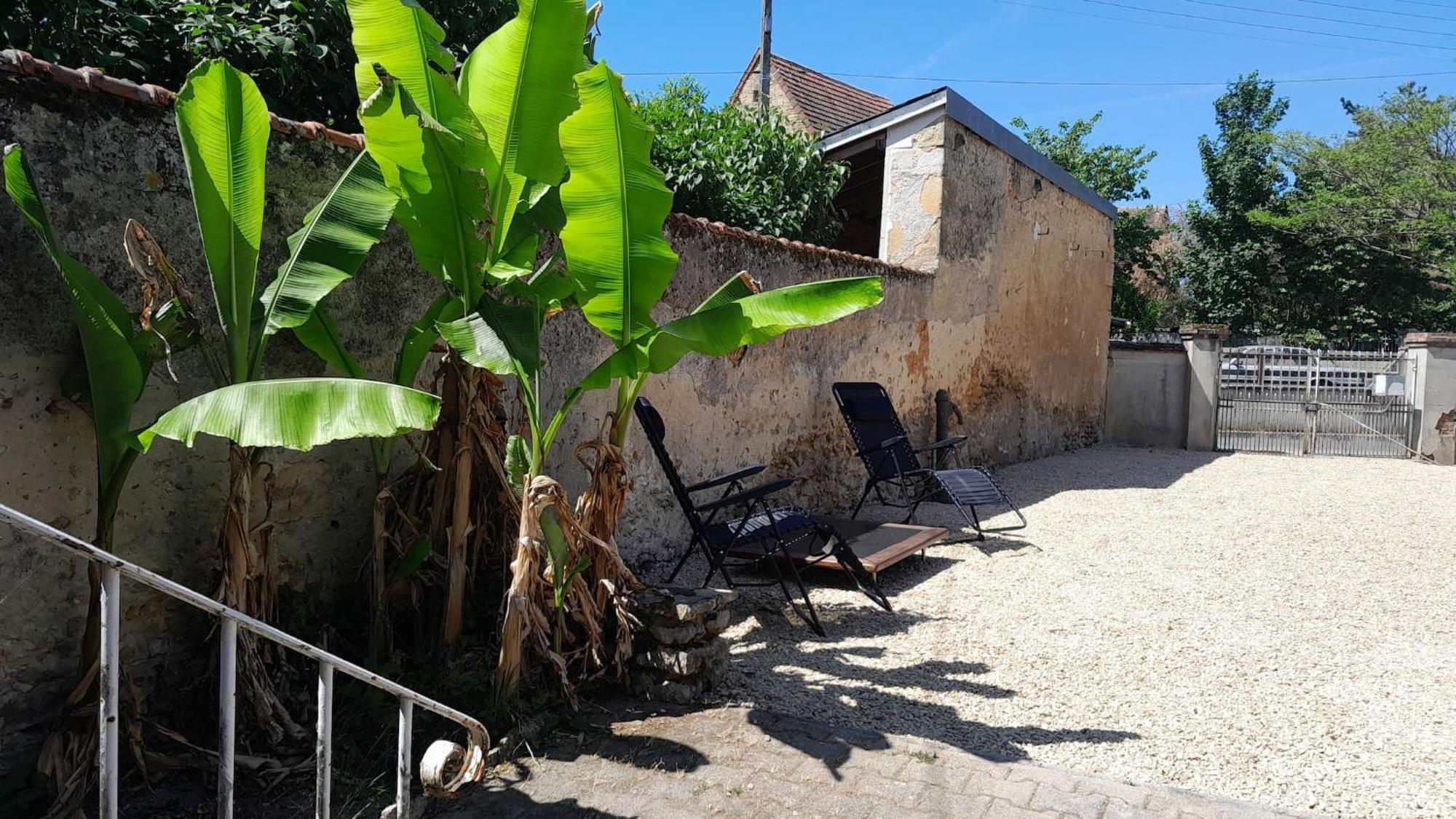 Les Anciennes Ecuries Du Chateau Vatan ภายนอก รูปภาพ